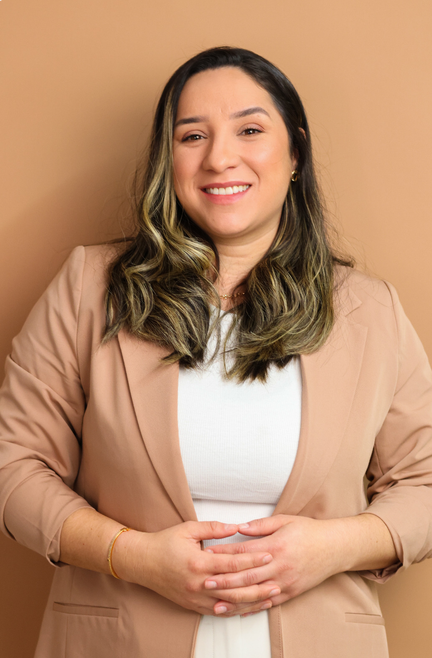 Dra. Regina Lourenço — especialista em Ortodontia Dra. Regina Lourenço, ortodontista em São José dos Pinhais